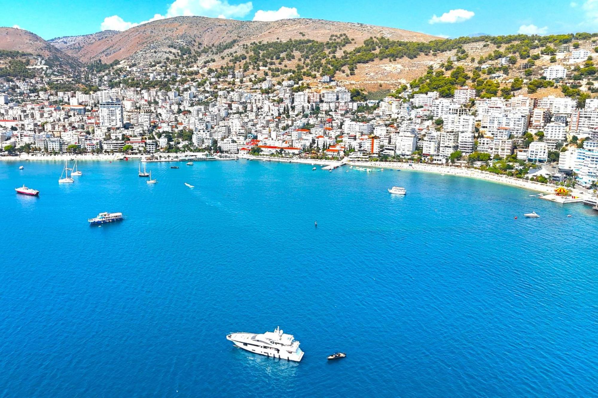 Wonderful View Apartments Sarandë Exteriör bild